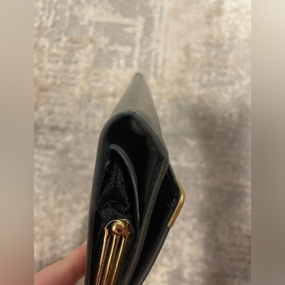 VTG Princess Gardner Cowhide Black Leather Trifold Kiss Lock Wallet Gold Metal - Picture 8 of 11